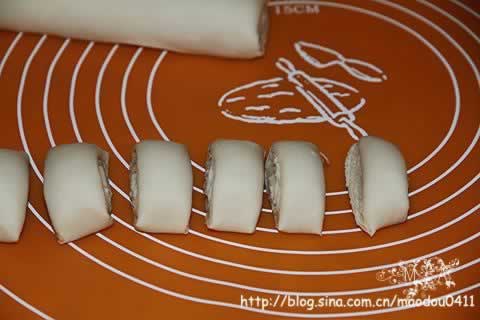 ���ֱ�����������������Ĺ�ľ��䴫ͳС�ԣ�