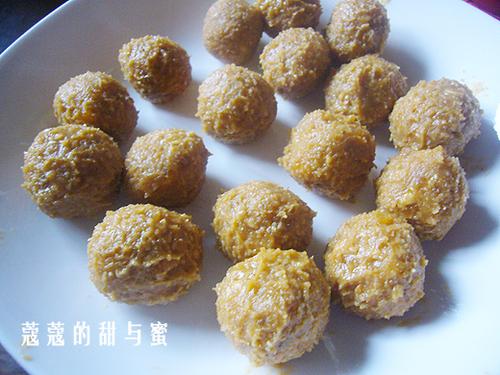 姜汁金沙汤圆的做法(元宵菜谱-将发财进行到底)