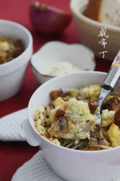 红肠大列巴咸布丁的做法(俄式大列巴的另类吃法)