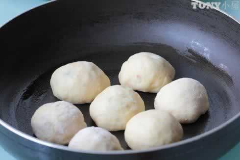 平底锅红豆小餐包的做法