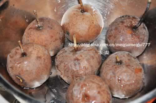 冻梨、软儿梨、黑梨的做法(特色水果)