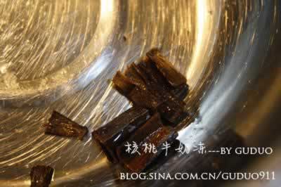 香草核桃牛奶冻的做法(甜品-补脑又美味)