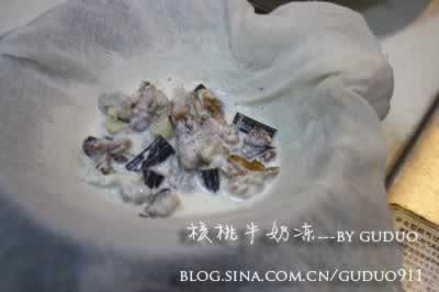 香草核桃牛奶冻的做法(甜品-补脑又美味)