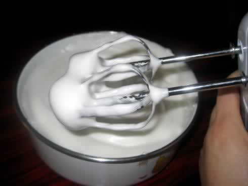 香浓的巧克力戚风蛋糕的做法(早餐菜谱)