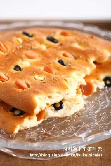 蒜味佛卡夏的做法(早餐菜谱)