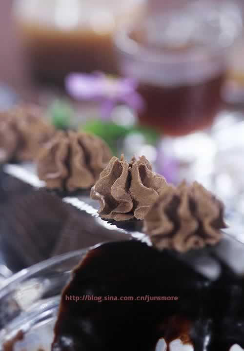 巧克力奶油霜的做法(烘焙基础)