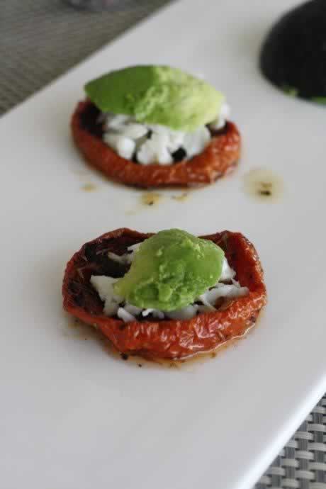 蟹肉牛油果番茄沙拉的做法(自制腌干西红柿)