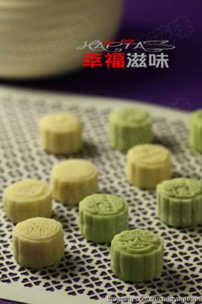 免烤红白莲蓉冰皮月饼的做法(自制中秋月饼)