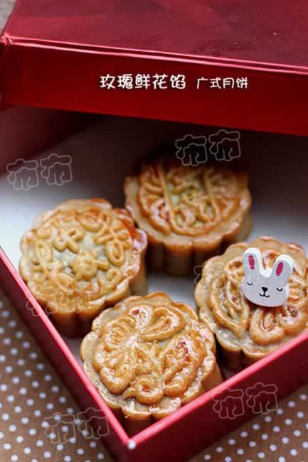 玫瑰鲜花馅月饼的做法(自制中秋月饼)