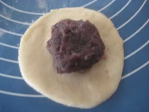 红豆酥的做法(自制中秋月饼)