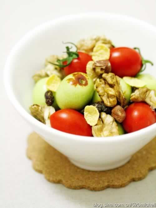 贵妃枣燕麦酸奶沙拉的做法(减肥美容瘦身的多重效果)