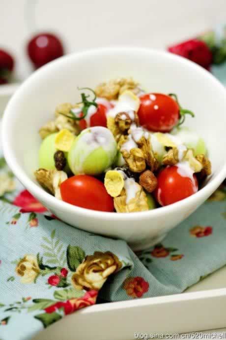 贵妃枣燕麦酸奶沙拉的做法(减肥美容瘦身的多重效果)