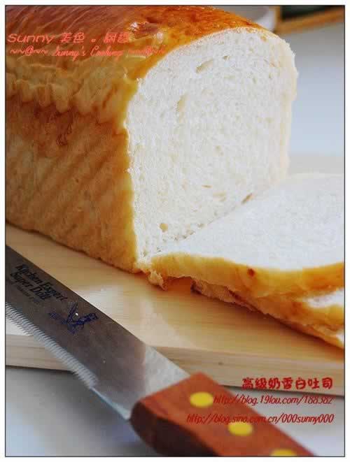高级奶香白吐司的做法(早餐菜谱)