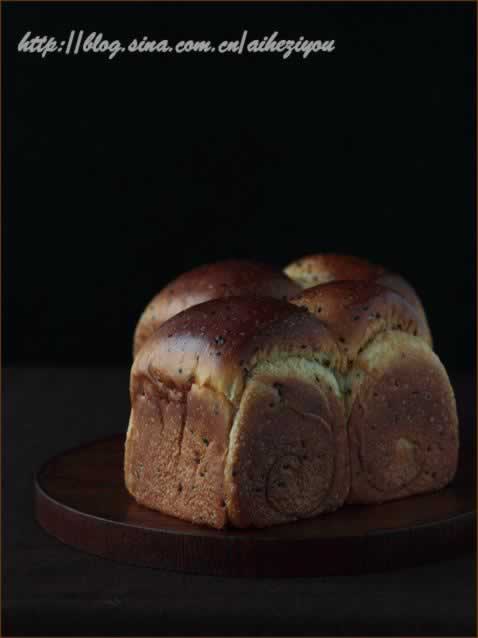 天然酵母黑芝麻吐司的做法(早餐菜谱)