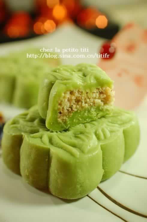 香兰椰丝冰皮月饼的做法(自制中秋月饼)