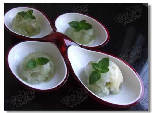 炼乳薄荷沙冰的做法(自制冷饮)