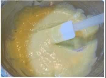 电饭煲版戚风蛋糕的做法(早餐菜谱)