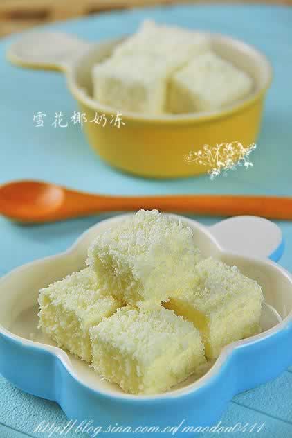雪花椰奶冻的做法(宴客小甜品)