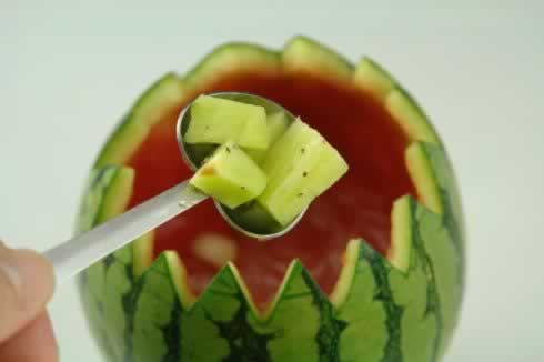 �����ѵ��������峯���ŷ���һ�����Ʒ��