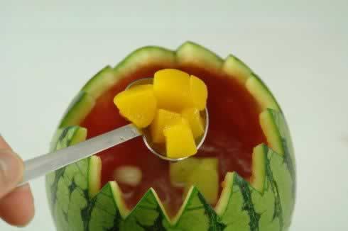 �����ѵ��������峯���ŷ���һ�����Ʒ��