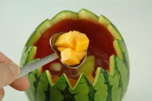 �����ѵ��������峯���ŷ���һ�����Ʒ��