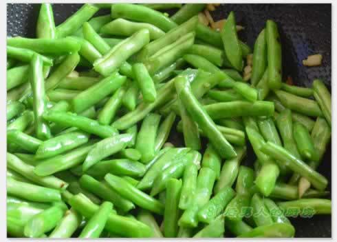 辣炒四季豆的做法(素菜菜谱)