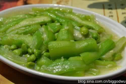 丝瓜炒毛豆的做法(素菜菜谱)