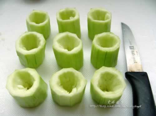 虾仁干贝鸳鸯丝瓜盅的做法(利肠胃蒸菜菜谱)
