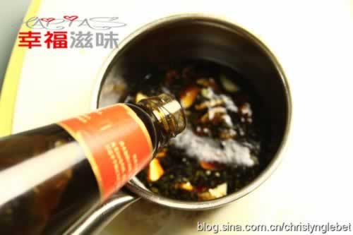 腊味煲仔饭的做法(川味香肠版菜谱)