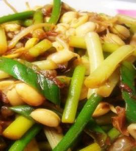 黄豆芽炒蒜薹_黄豆芽炒蒜薹的做法_黄豆芽炒蒜薹怎么做的做法