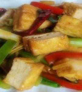 家常葱烧豆腐_家常葱烧豆腐的做法_家常葱烧豆腐怎么做的做法