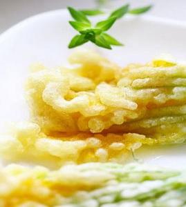 酥炸南瓜花_酥炸南瓜花的做法_酥炸南瓜花怎么做的做法