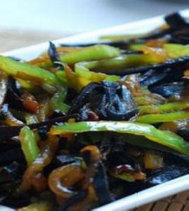 青椒炒西瓜皮_青椒炒西瓜皮的做法_青椒炒西瓜皮怎么做的做法