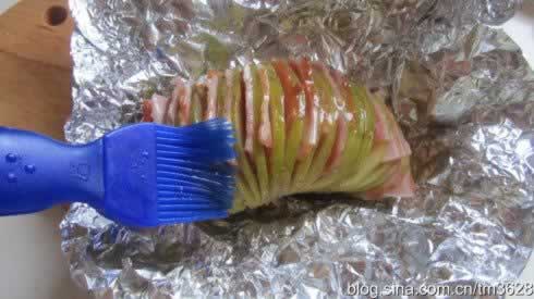 培根孜然烤土豆的做法(荤素搭配菜谱)