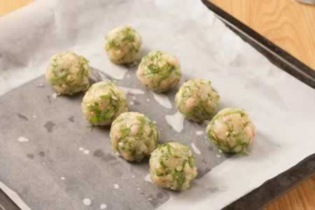 烤鸡肉丸子的做法(荤菜菜谱)