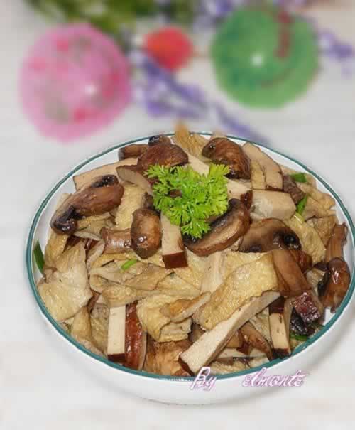 鱼饼炒蘑菇的做法(素菜菜谱)