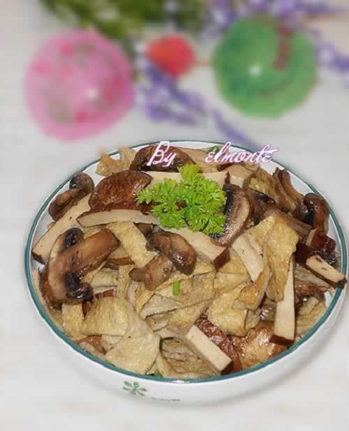 鱼饼炒蘑菇的做法(素菜菜谱)