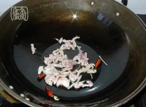 荠菜冬笋炒肉丝的做法(荤素搭配菜谱)