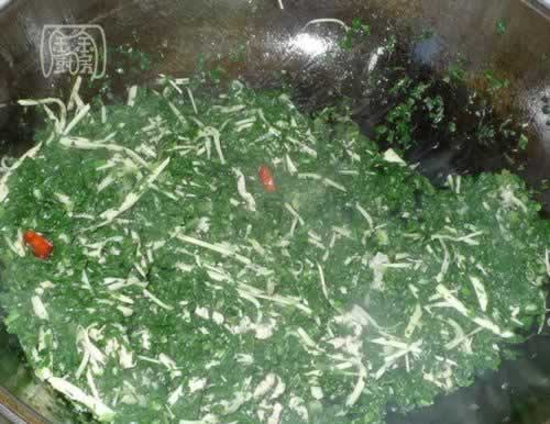 荠菜冬笋炒肉丝的做法(荤素搭配菜谱)