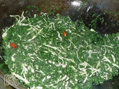 荠菜冬笋炒肉丝的做法(荤素搭配菜谱)