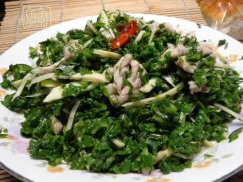 荠菜冬笋炒肉丝的做法(荤素搭配菜谱)