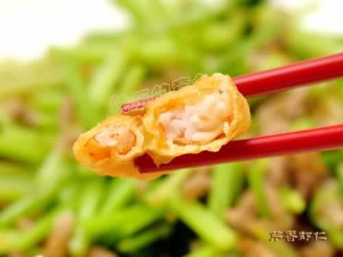 芹香虾仁的做法(海鲜菜谱-最专业的去除砂线方法)