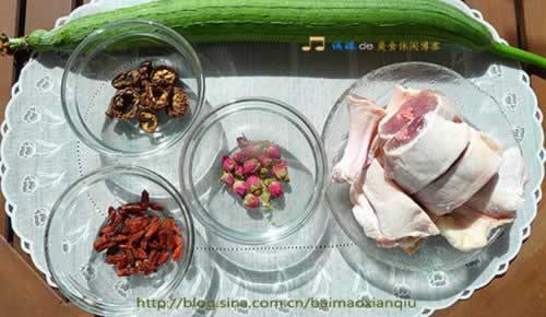 丝瓜鸭汤的做法(秋季排毒润燥良方菜谱)
