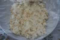 肉松饭团的做法(早餐菜谱)