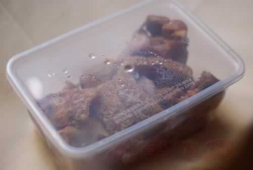 杏鲍菇炆德国咸猪手的做法(荤素搭配菜谱)