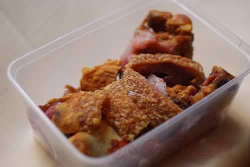 杏鲍菇炆德国咸猪手的做法(荤素搭配菜谱)