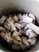 高压锅版黄豆酱炖排骨的做法(荤菜菜谱)