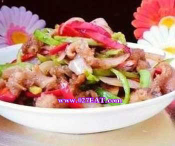 尖椒炒鱼肚_尖椒炒鱼肚的做法_图解尖椒炒鱼肚怎么做,如何做的做法