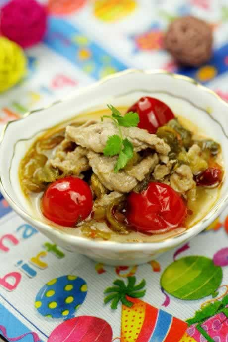 酸菜肉片汤的做法(荤菜菜谱)