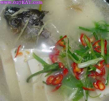 豆腐鲫鱼_豆腐鲫鱼的做法_图解豆腐鲫鱼怎么做,如何做的做法
